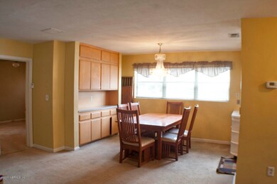 7062 Holiday Rd N, Jacksonville, FL 32216 - photo 3