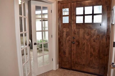 4913 Theden St, Shawnee, KS 66218 - photo 2