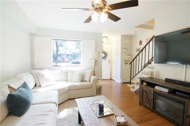 22 Croft Ct unit 1, Staten Island, NY 10306 - photo 4