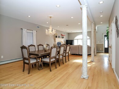 267 Woods of Arden Rd, Staten Island, NY 10312 - photo 6