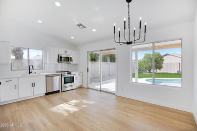 810 S Tobin Cir-8