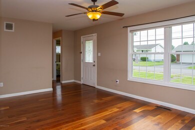 318 Roosevelt St, Exeter, PA 18643 - photo 4