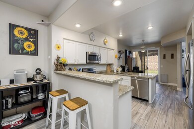 9)KITCHEN