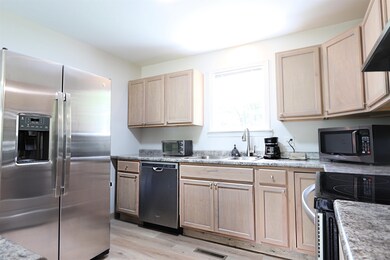 100 Fox Run Cir, Lyndonville, VT 05851 - photo 7