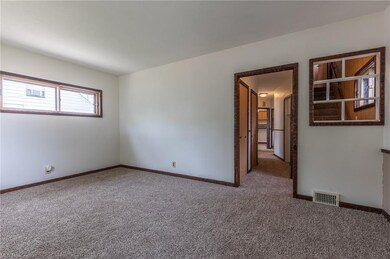 19602 Chickasaw Ave, Cleveland, OH 44119 - photo 5