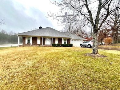 1907 W Linden St, Corinth, MS 38834 - photo 2