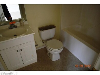 Master Bath/Spa. Unit A