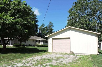 206 W Maple St, Raymore, MO 64083 - photo 5