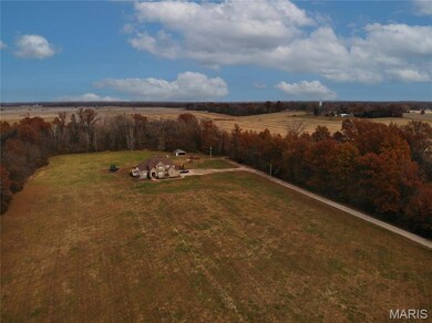 1491 Burge Rd, Centralia, IL 62801 - photo 2