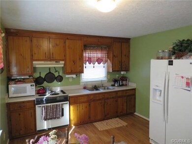 808 Commins Rd, Aylett, VA 23009 - photo 7