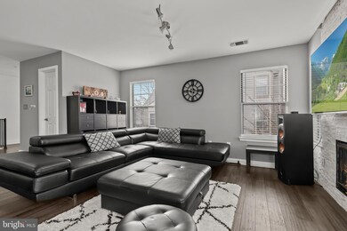 20026 Gateshead Cir, Germantown, MD 20876 - photo 4