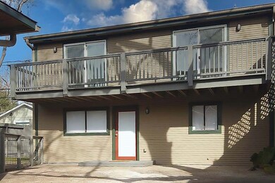 2 story Apartment featuring 2 bedrooms and 1 1/2 B