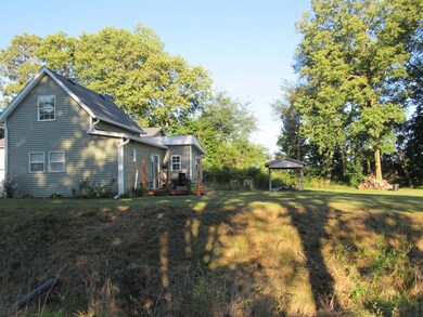 997 N Colorado St, Andrews, IN 46702 - photo 2