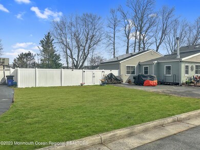 631 Aumack Ave, Keyport, NJ 07735 - photo 3