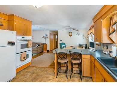 10 Wayne Rd, Woonsocket, RI 02895 - photo 4