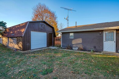 405 Apache Dr (28)