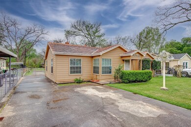 518 Robmore St, Houston, TX 77076 - photo 3