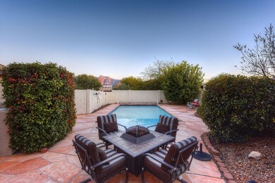 pool w/ mountain view