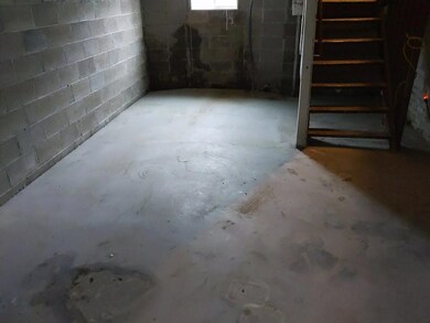 1933 10th St, Des Moines, IA 50314 - photo 7