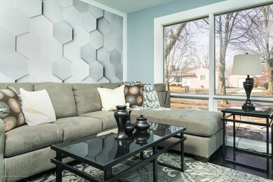 4615 Lowcroft-26