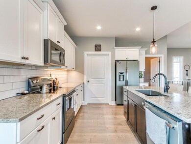 5226 Windrose Ln-26