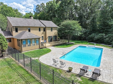 38 Harris Ave, Lincoln, RI 02865 - photo 3