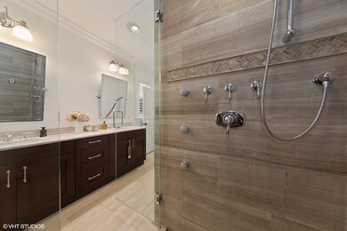 1529 W Roscoe St unit 2, Chicago, IL 60657 - photo 3