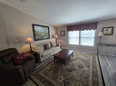 140711 Middle Rd unit 11, Calverton, NY 11933 - photo 4