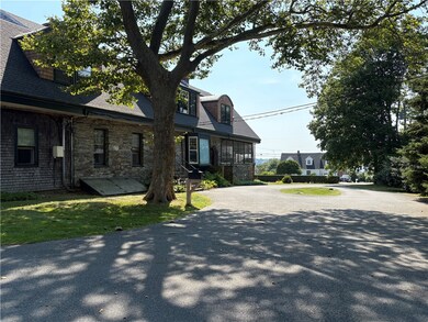 438 Wolcott Ave unit 2, Middletown, RI 02842 - photo 2