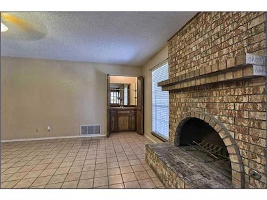 1928 Octubre Dr, El Paso, TX 79935 - photo 4