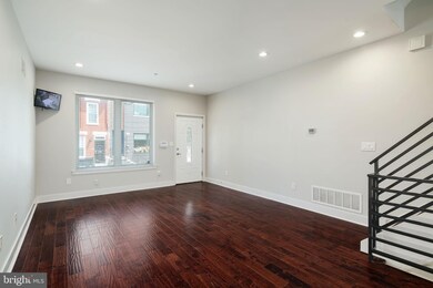 2210 Reed St, Philadelphia, PA 19146 - photo 5