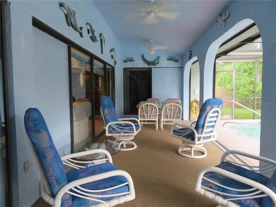 plenty of space for relaxing/entertaining on the l
