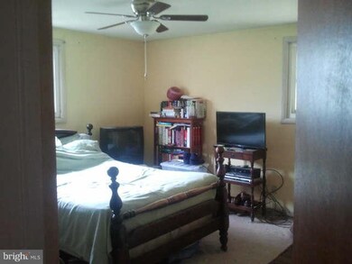 6810 Collinsdale Rd, Parkville, MD 21234 - photo 4