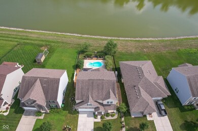 2201 Creek Bank Dr, Columbus, IN 47201 - photo 3