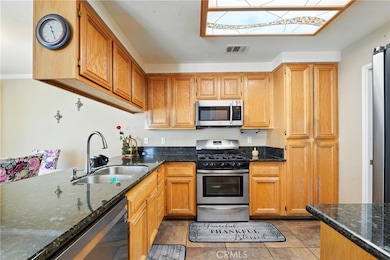 19121 Broken Bow Dr, Riverside, CA 92508 - photo 7