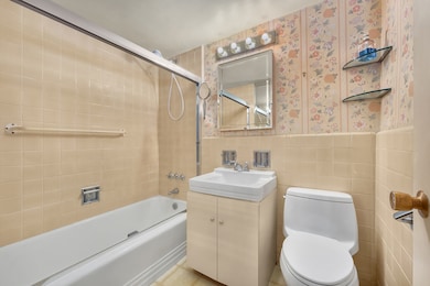 Cannon Point South Apartments unit SOUTH7C, New York, NY 10022 - photo 6