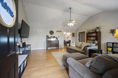 202 E Joann Dr, Wilmore, KY 40390 - photo 3