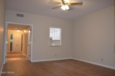4909RivoliDrUnitCdiningRm1