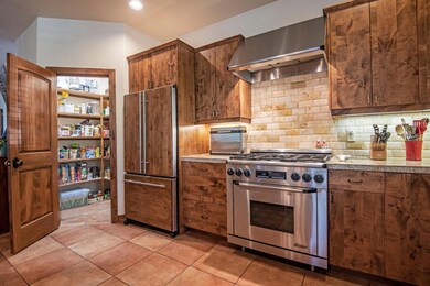 2240 NW High Lakes Loop