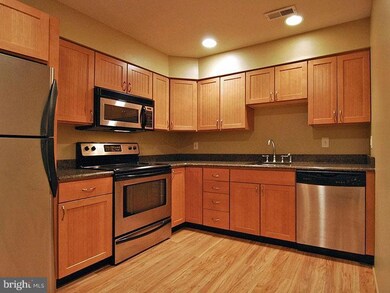 28 Lauren Ct unit 210, Levittown, PA 19057 - photo 3