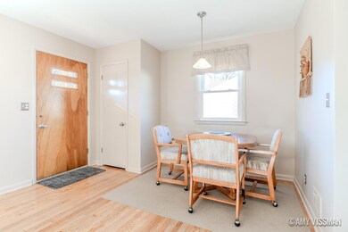 1151 Ellsmere NE-32