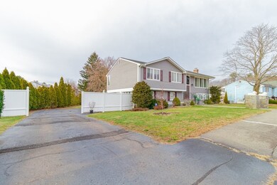 7 Holly Ln, Randolph, MA 02368 - photo 2