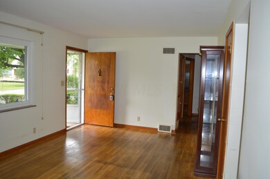 MAIN LIVING ROOM