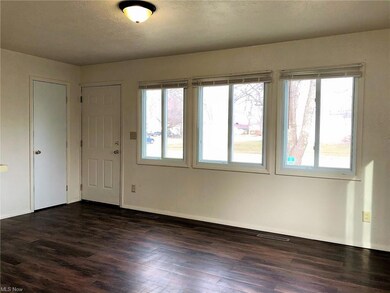 4402 Camden Ave, Lorain, OH 44055 - photo 6