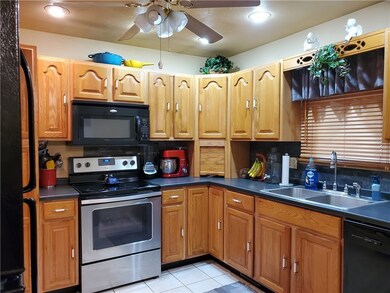 233 Whittier St, Vandergrift, PA 15690 - photo 5