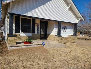 409 Broadway Ave, Eufaula, OK 74432 - photo 2