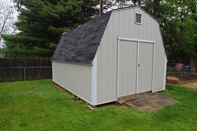 336 Meadow Dr, Circleville, OH 43113 - photo 5