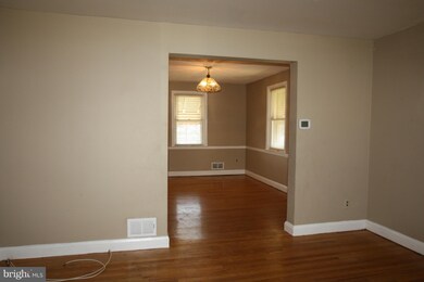 1801 Trenleigh Rd, Parkville, MD 21234 - photo 5