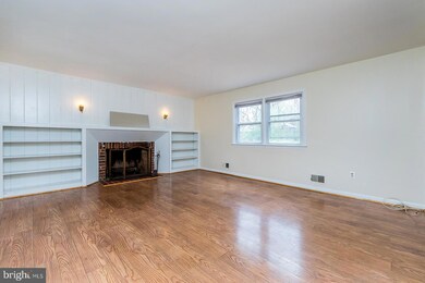 6437 Walters Woods Dr, Falls Church, VA 22044 - photo 7