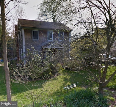 7910 Woodrow Place, Cabin John, MD 20818 - photo 2